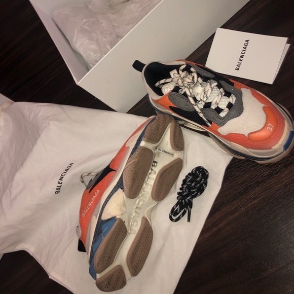 balenciaga runner orange